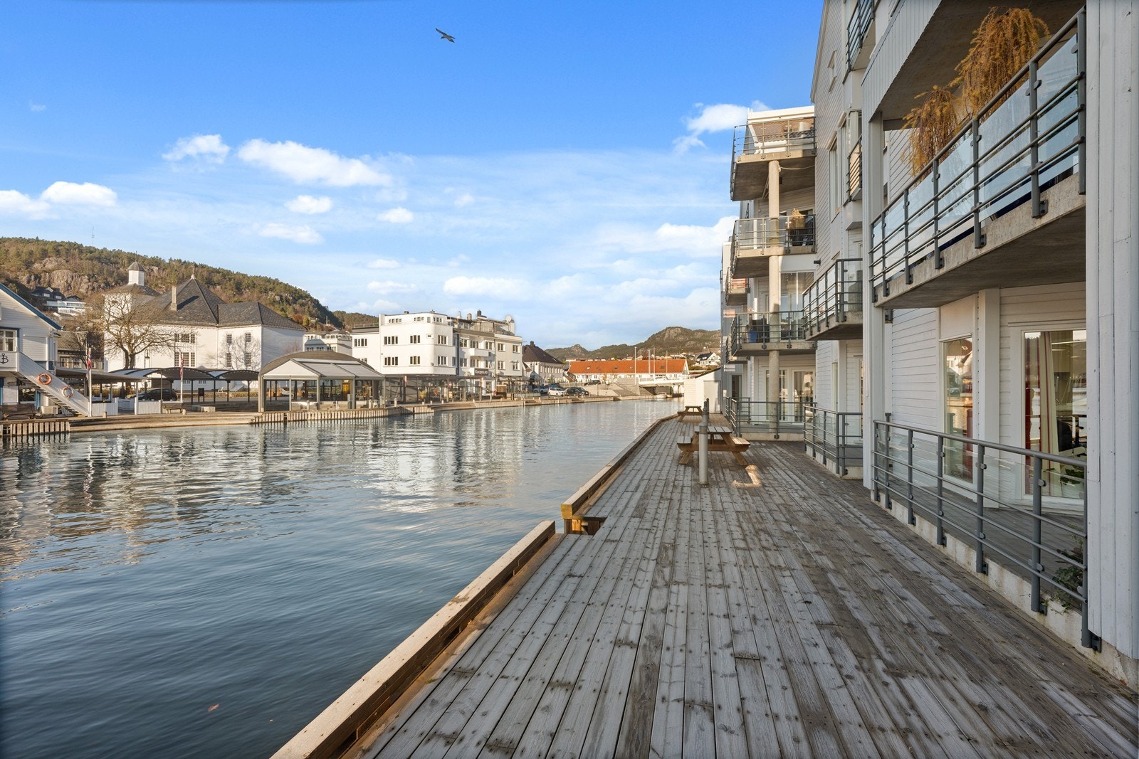 Bryggen som eies av sameiet. Galleribilde