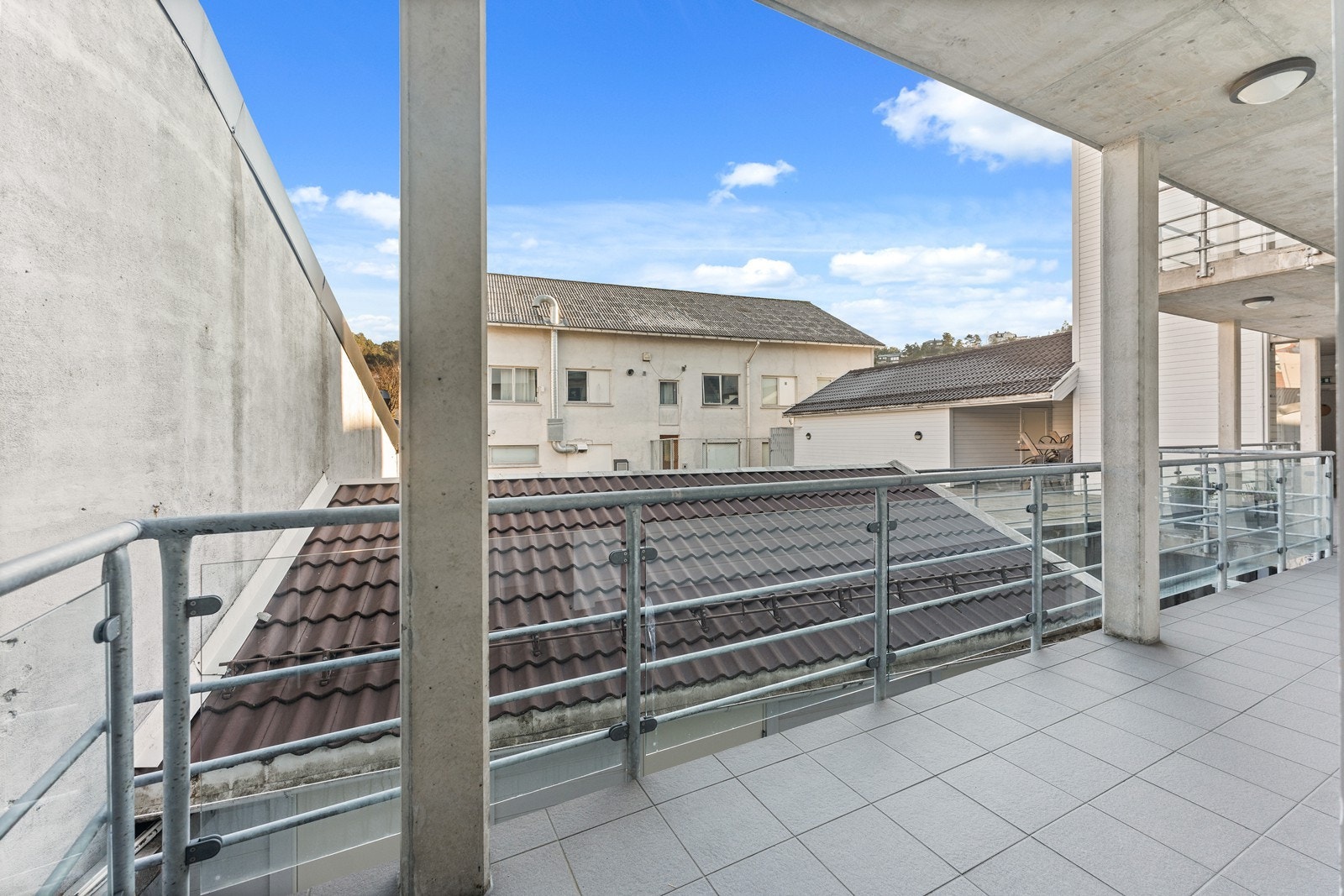 Inngangsparti. Galleribilde