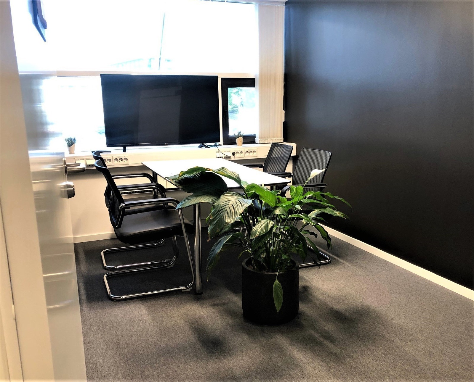 House of Business
HOME OF OPPORTUNITIES
Møterom - Lille Østensjø - 4 pax Galleribilde