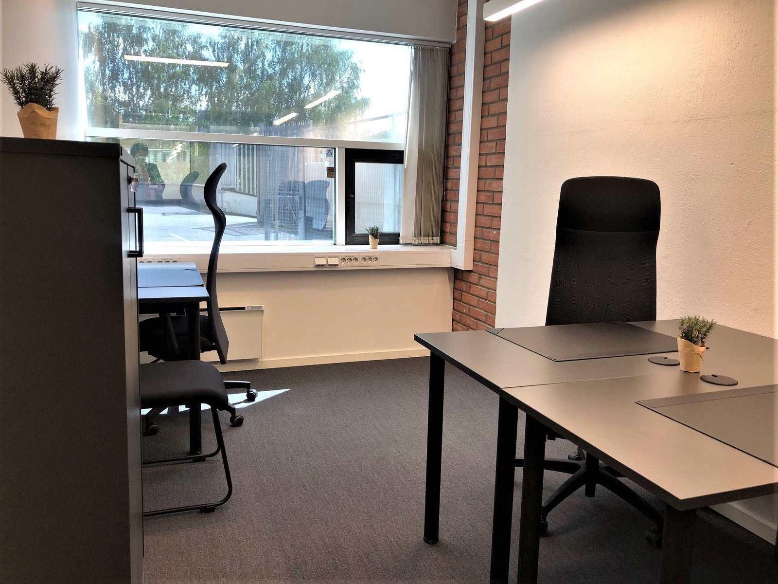 House of Business
Vi har kontorløsningen for deg!
Kun trygge cellekontorer og hyggelig miljø. Galleribilde