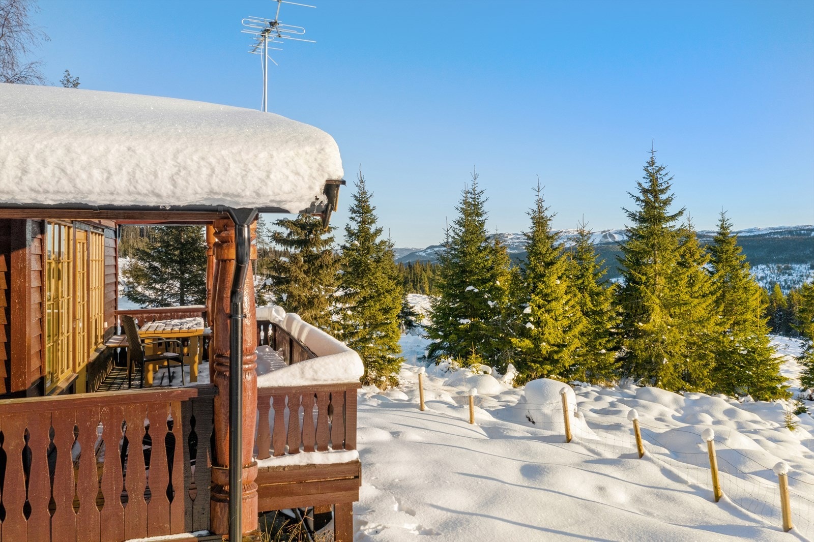 Terrassen er sydvendt og solrik Galleribilde