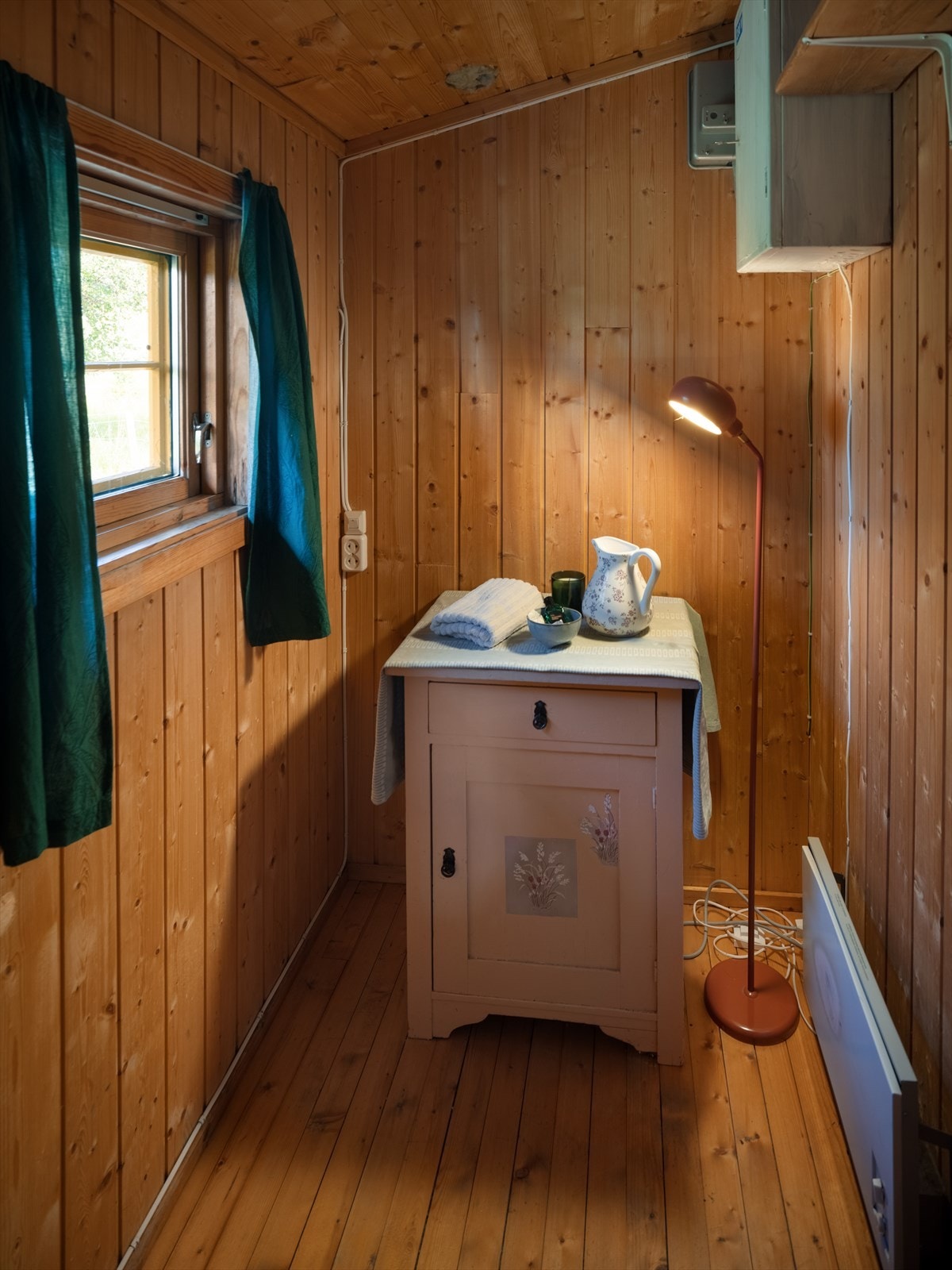 Vaskerom - plass for å sette inn biodo el.l. Galleribilde