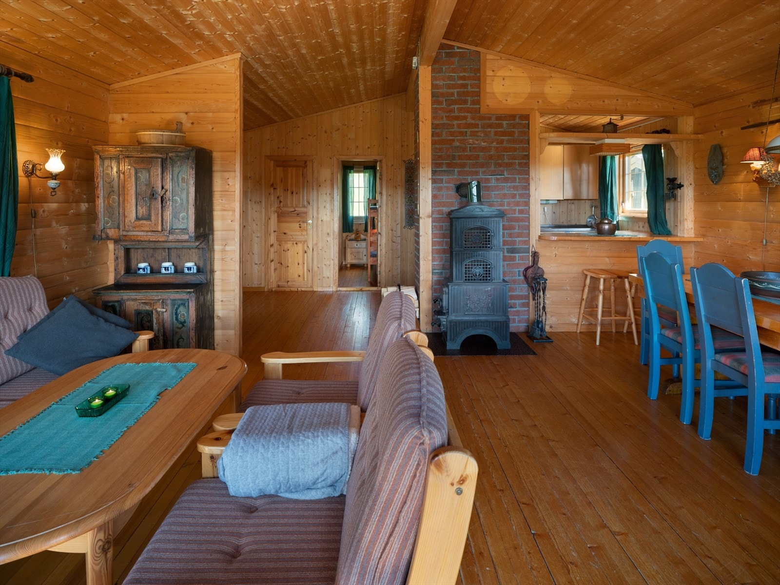 Koselig stue som innbyr til hygge og varme. Galleribilde