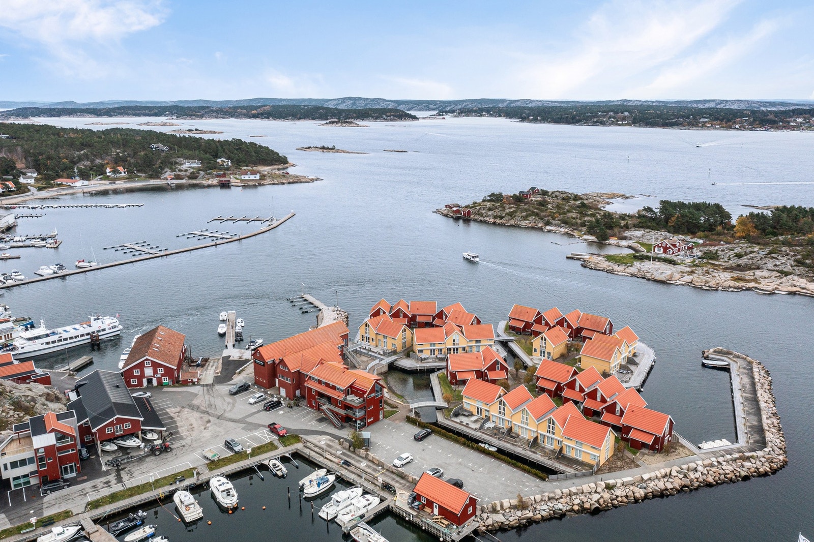 En unik beliggenhet midt i indrefileten av norsk skjærgård. Galleribilde