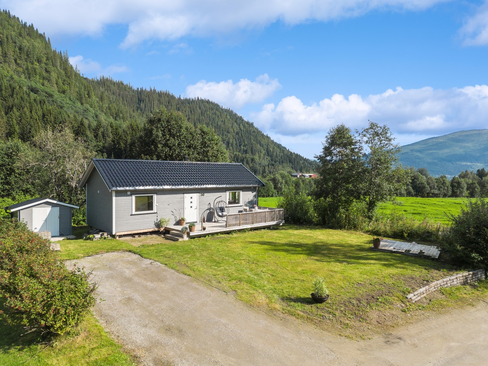 Hage av god størrelse. Galleribilde