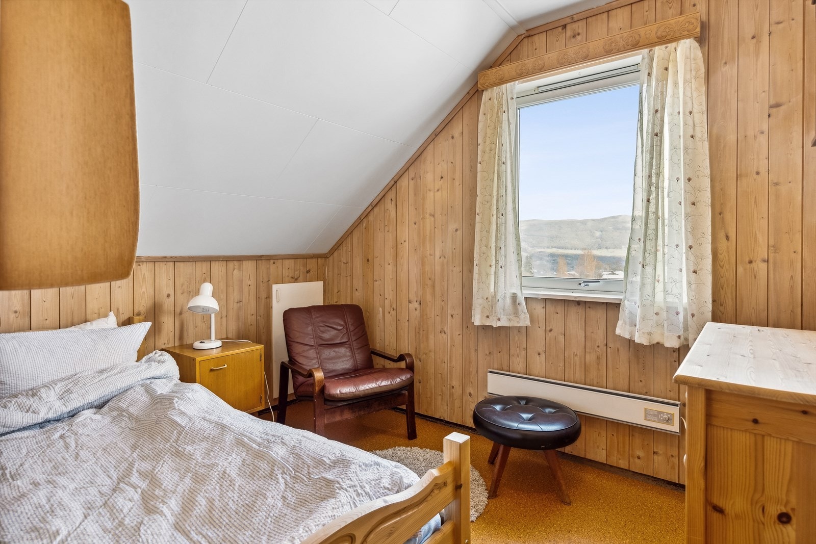 Soverom i loftsetasje. Galleribilde