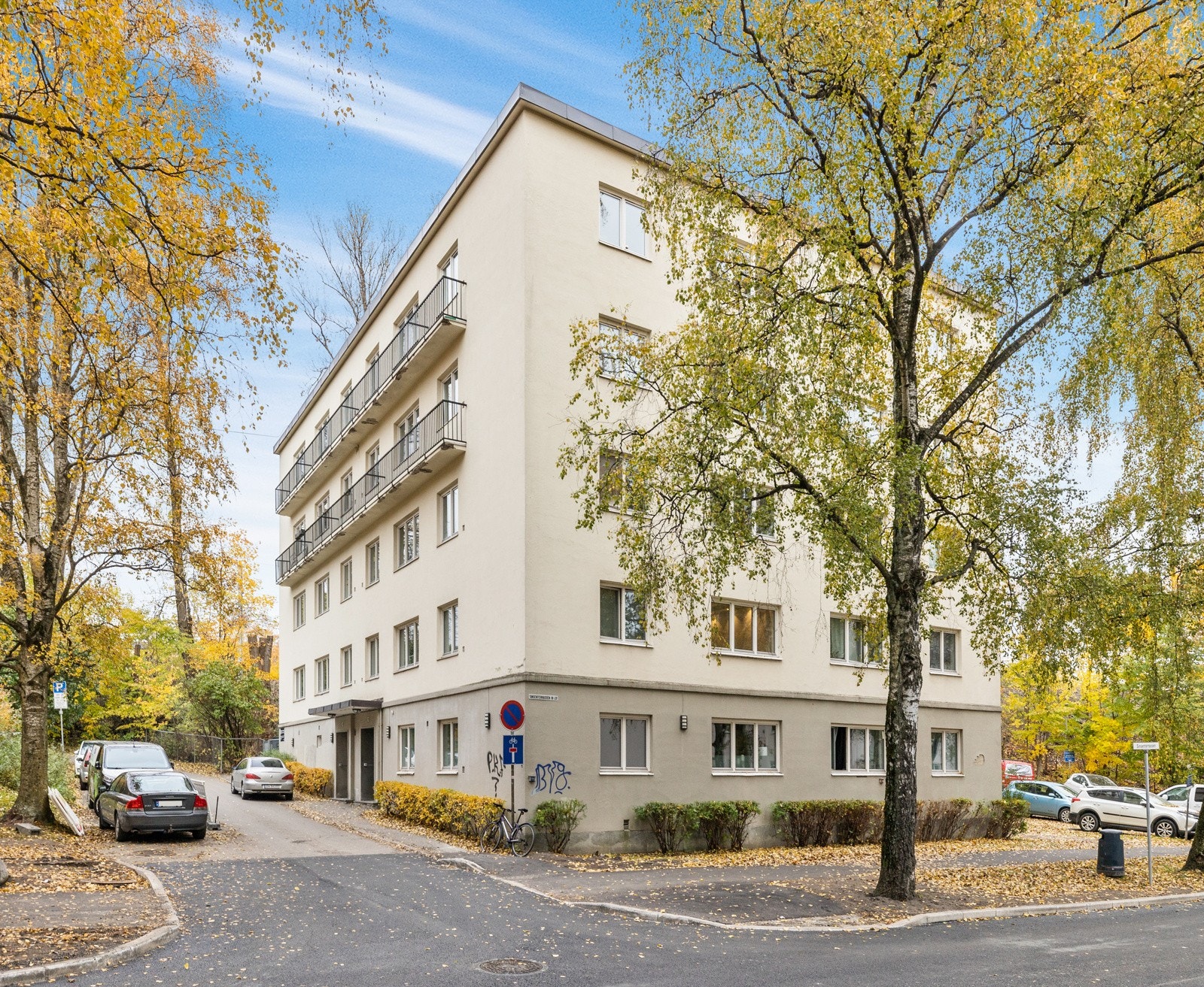 Her bor du rolig og skjermet i et veldrevet sameie. Galleribilde