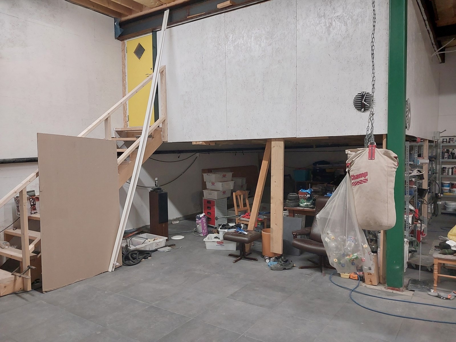 Mesanin hvor det er etablert hybeldel(ikke omsøkt) i garasjen. Galleribilde