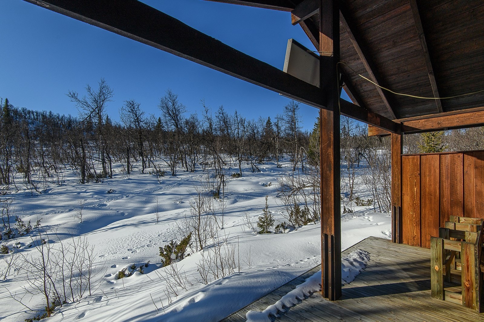 Verandaen har gode møbleringsmuligheter for sittegruppe Galleribilde