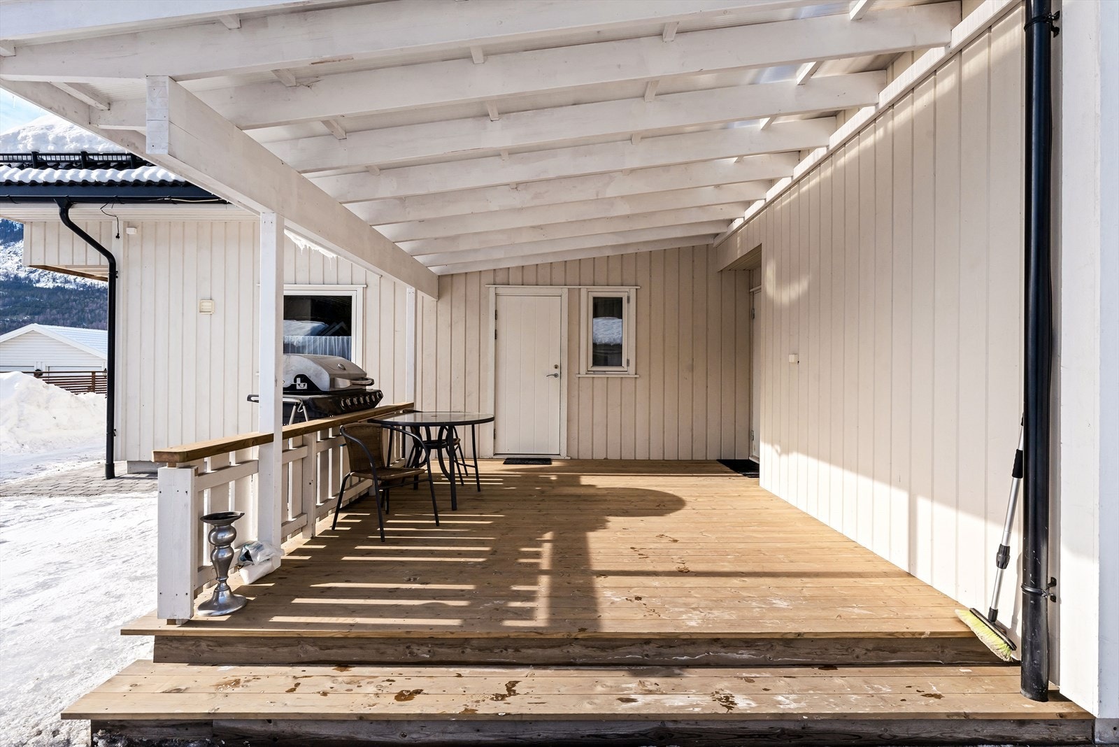 Overbygget inngangsparti. Galleribilde