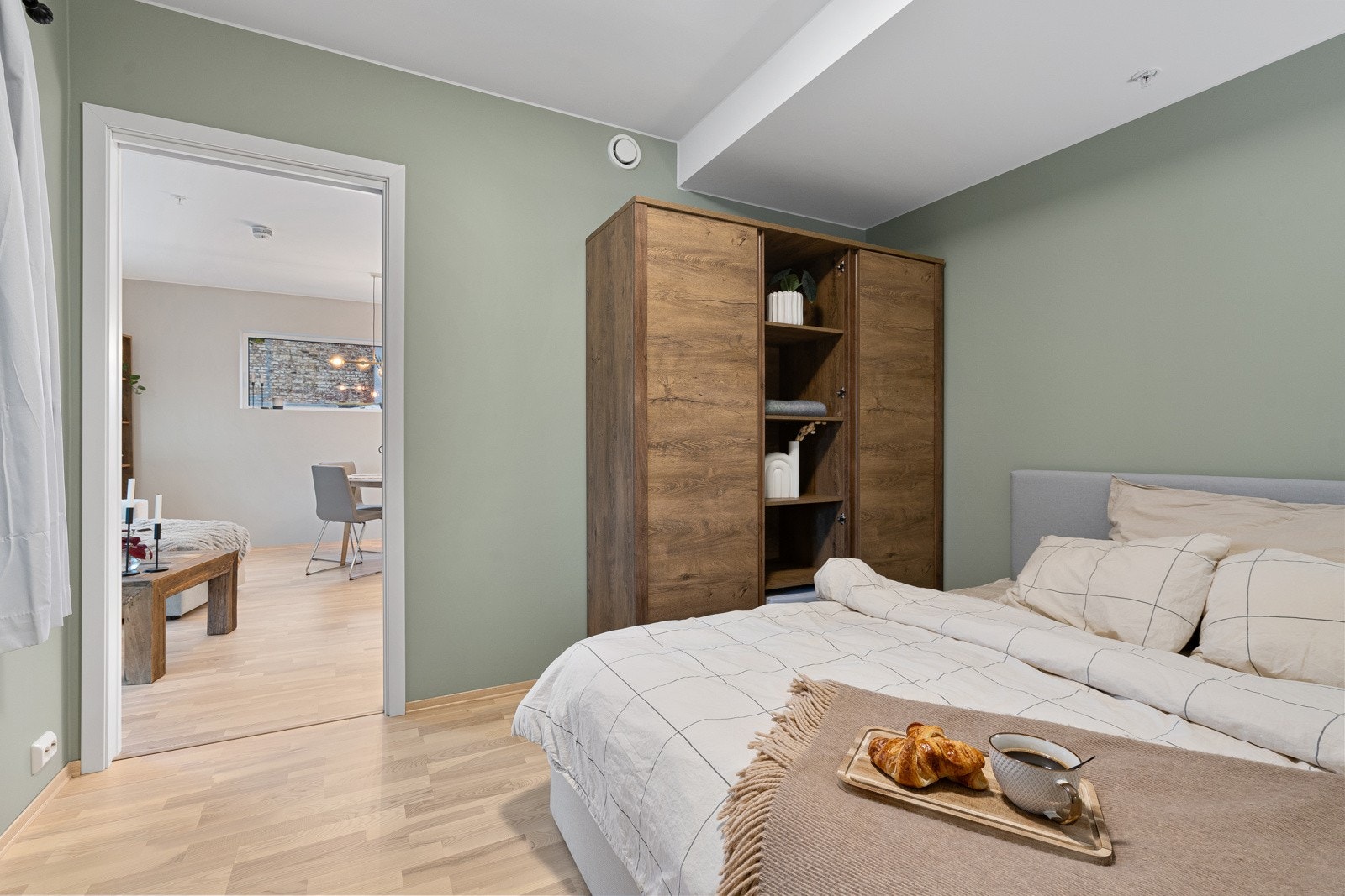 Leiligheten har balansert ventilasjon og fjernvarme oppvarming. Galleribilde