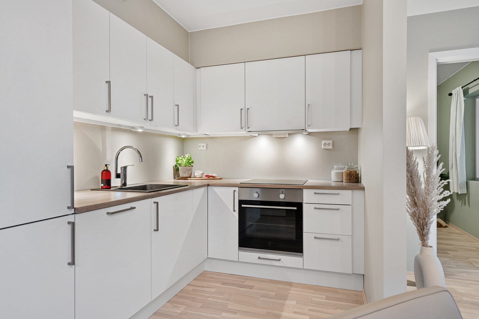 Leiligheten skilter med god standard og er ledig med fleksibel overtagelse! Galleribilde