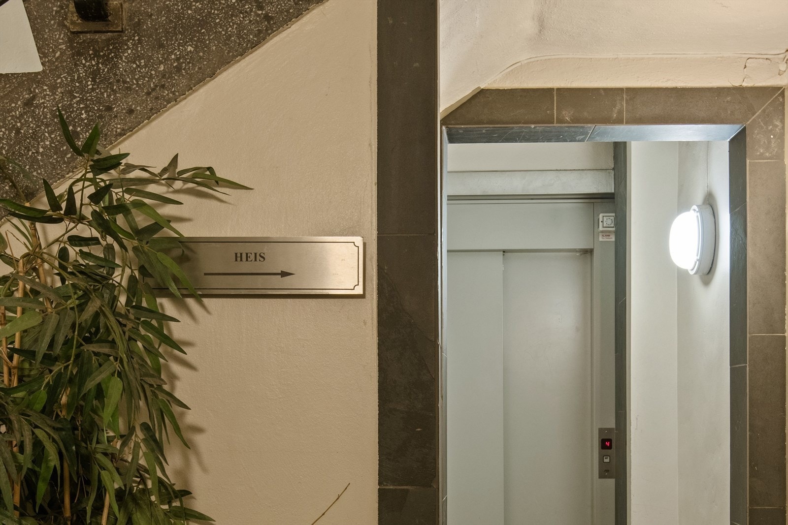 Heis i bygget Galleribilde