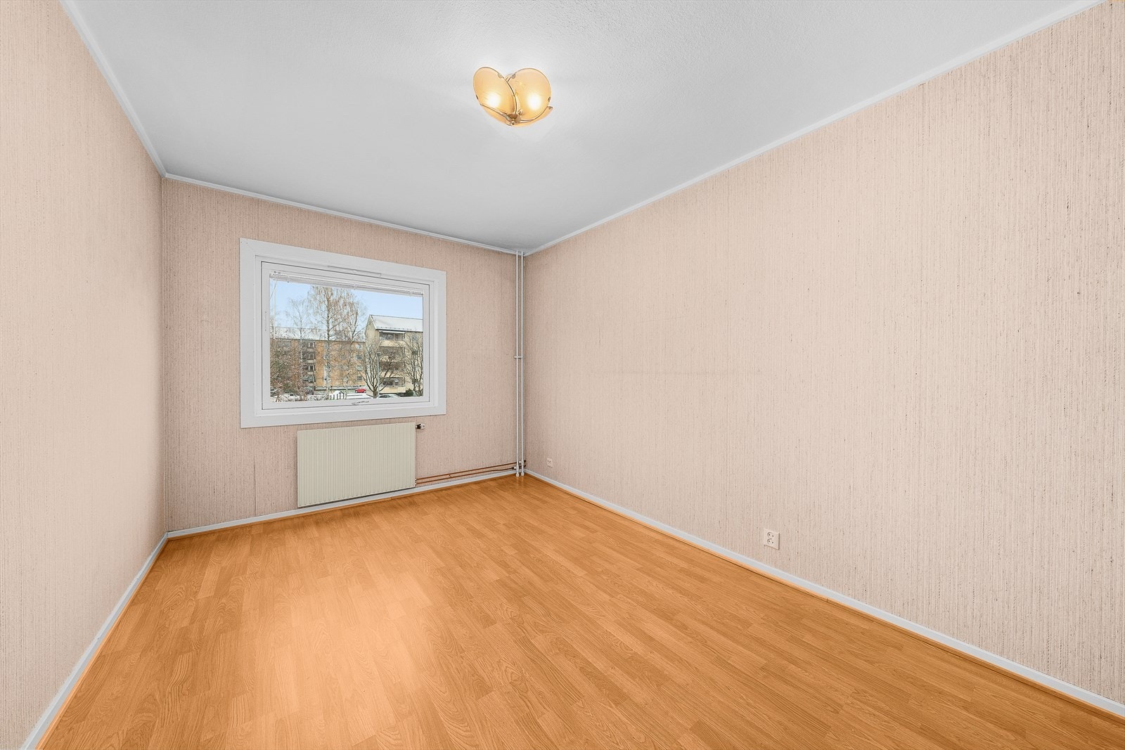 På hovedsoverommet er det god plass til både dobbeltseng og annet møblement. Galleribilde
