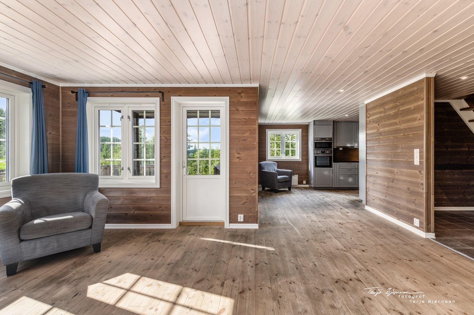 Stua har god plass til både salong og spisestue. Galleribilde