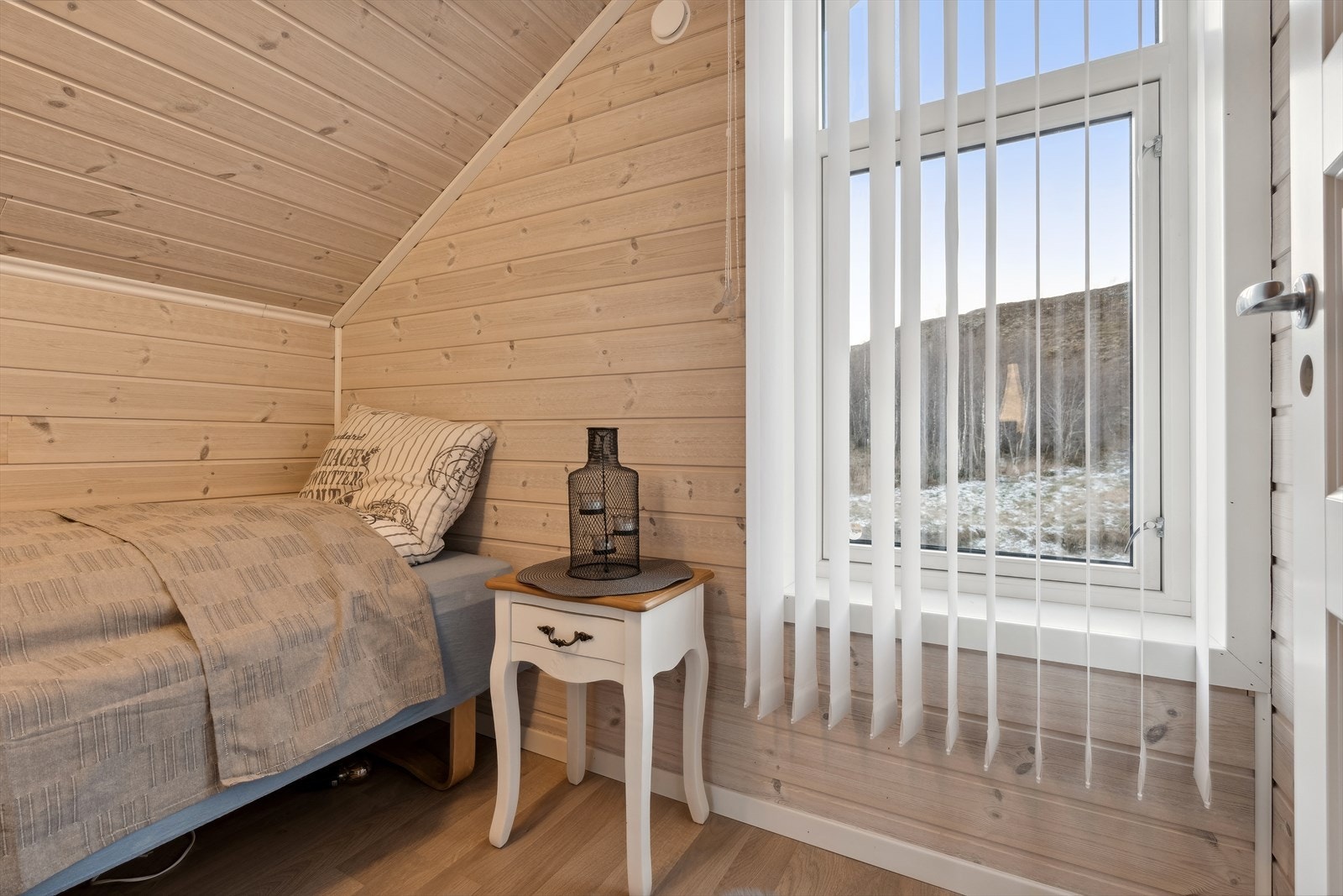 Soverom nr 3 innenfor nevnte loftstue. Galleribilde