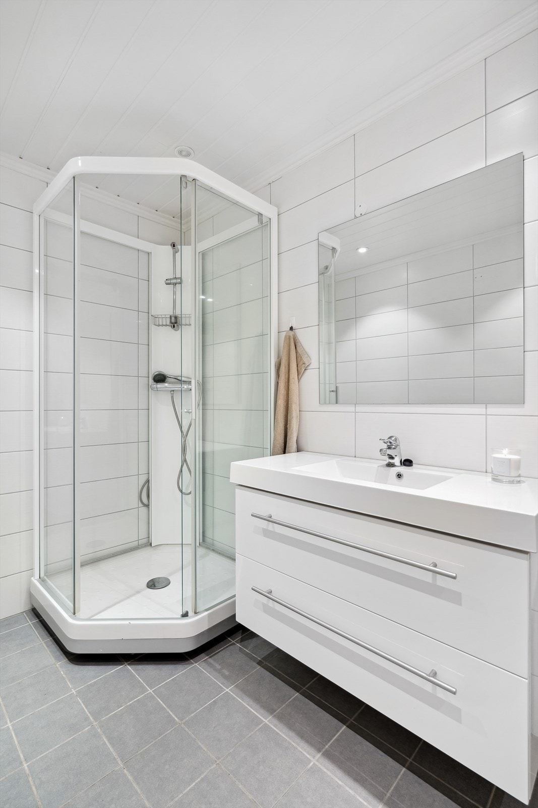 Badet har varmekabler i gulvet. Galleribilde