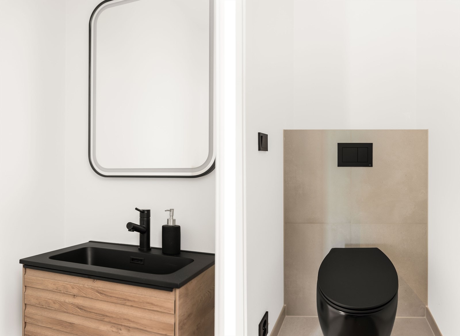 Separat toalettrom i 1. etasje med vegghengt WC Galleribilde