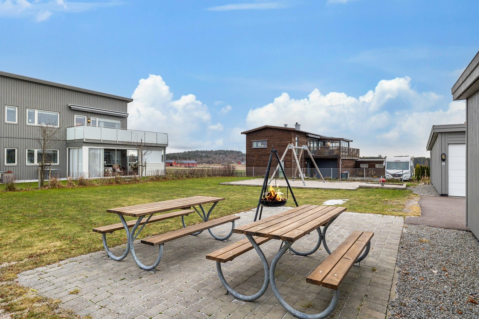 Felles uteplass Galleribilde