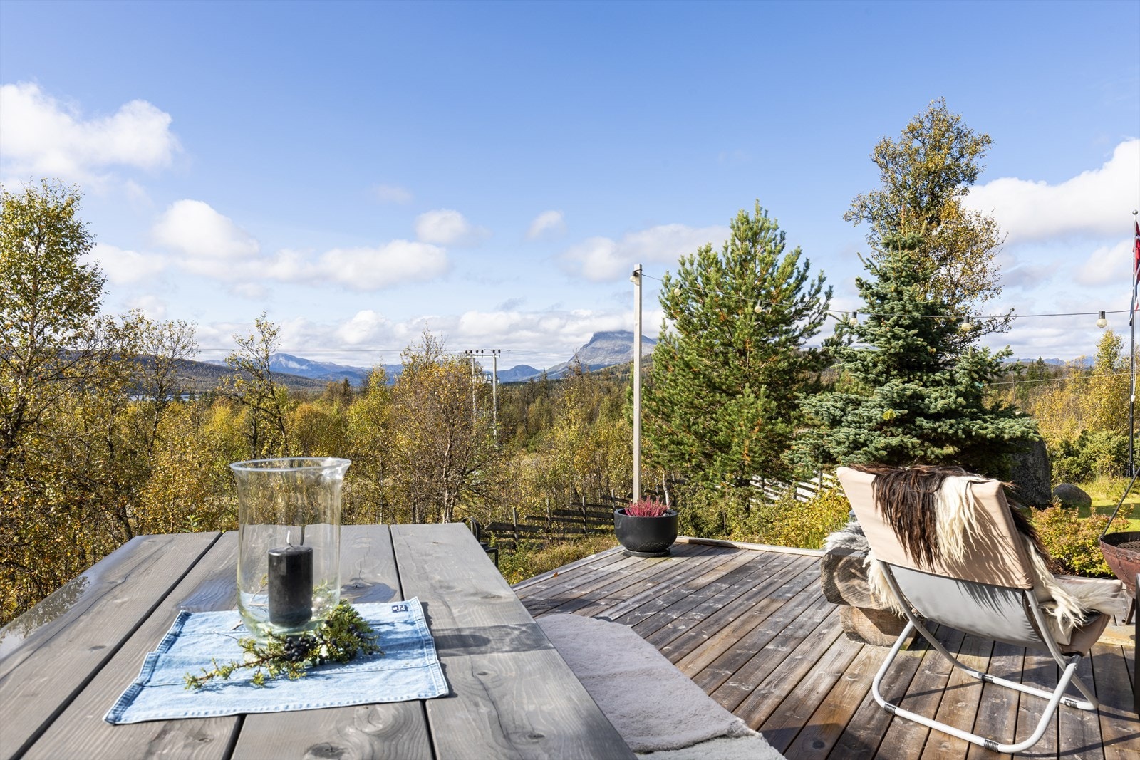 Ingenting å si på utsikten fra terrassen. Selgers eget foto. Galleribilde