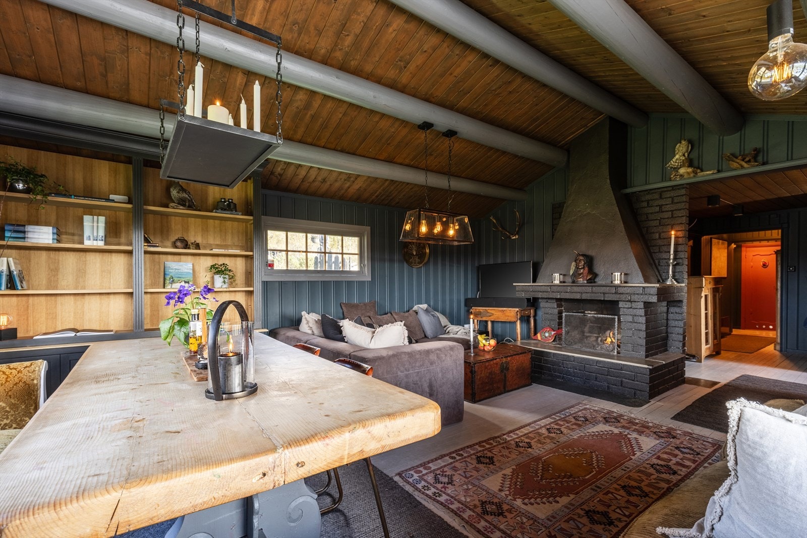 Plass for salong og spisegruppe. Galleribilde