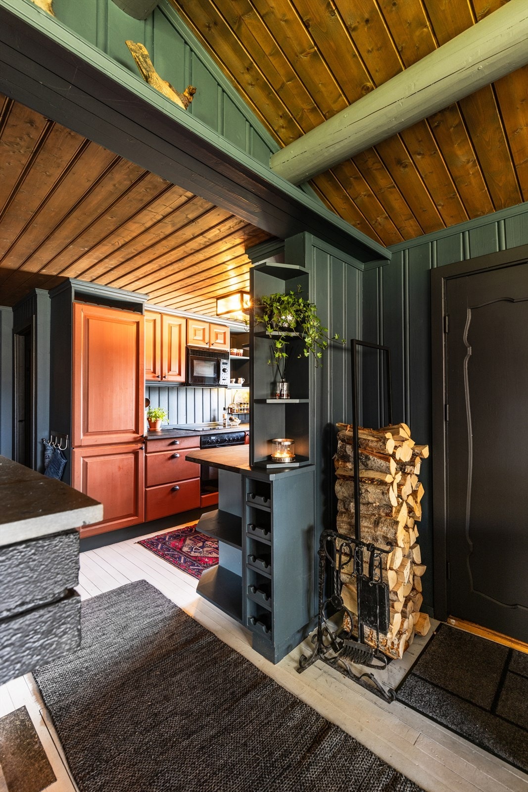 Fra stuen og mot kjøkkenet. Galleribilde