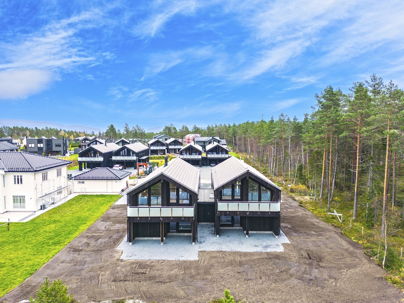 Boligen ligger attraktivt til i et nyere og populært boligområde på Ormåsen. Galleribilde