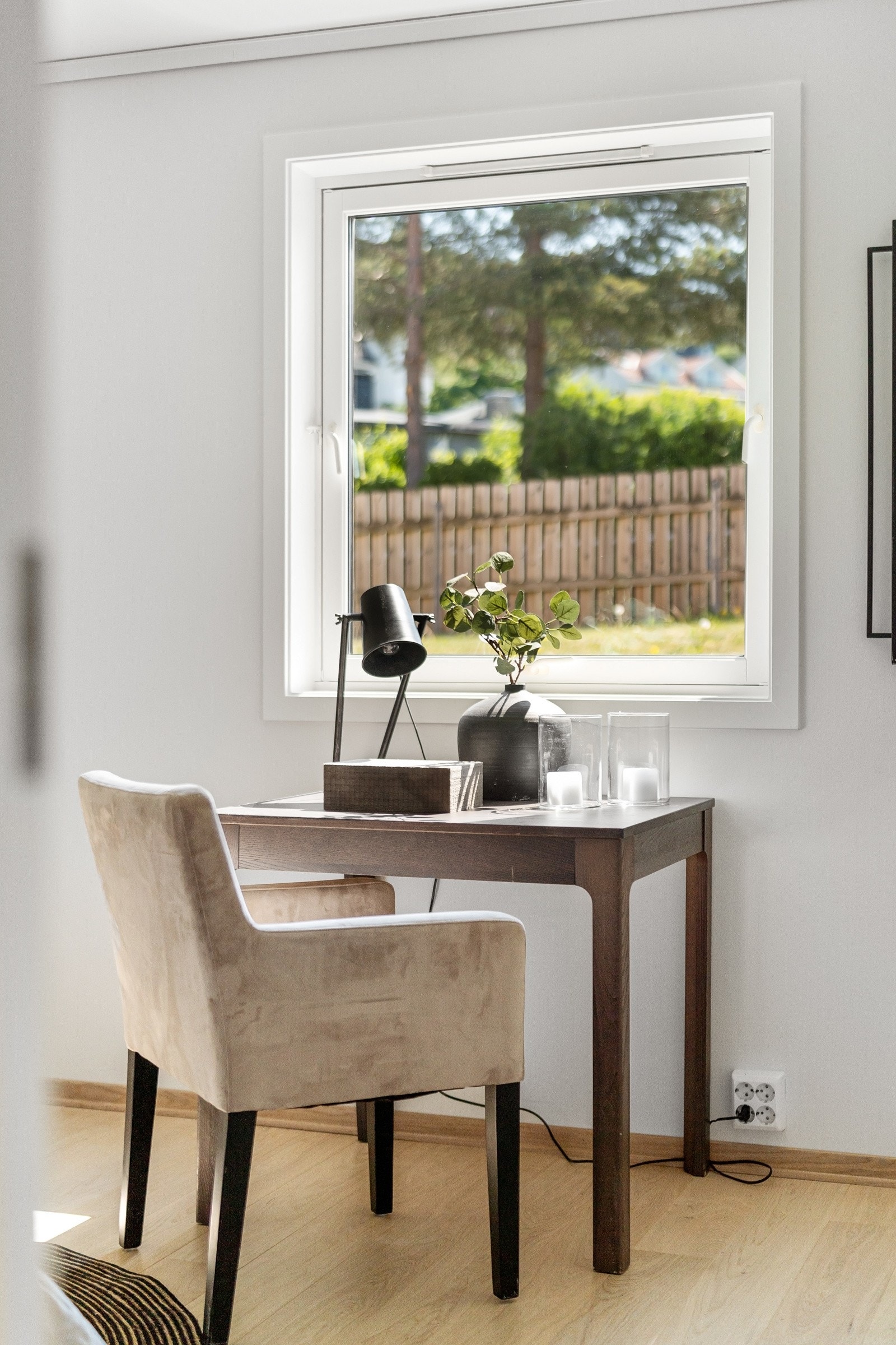 Skrivebord på soverom 3. Galleribilde