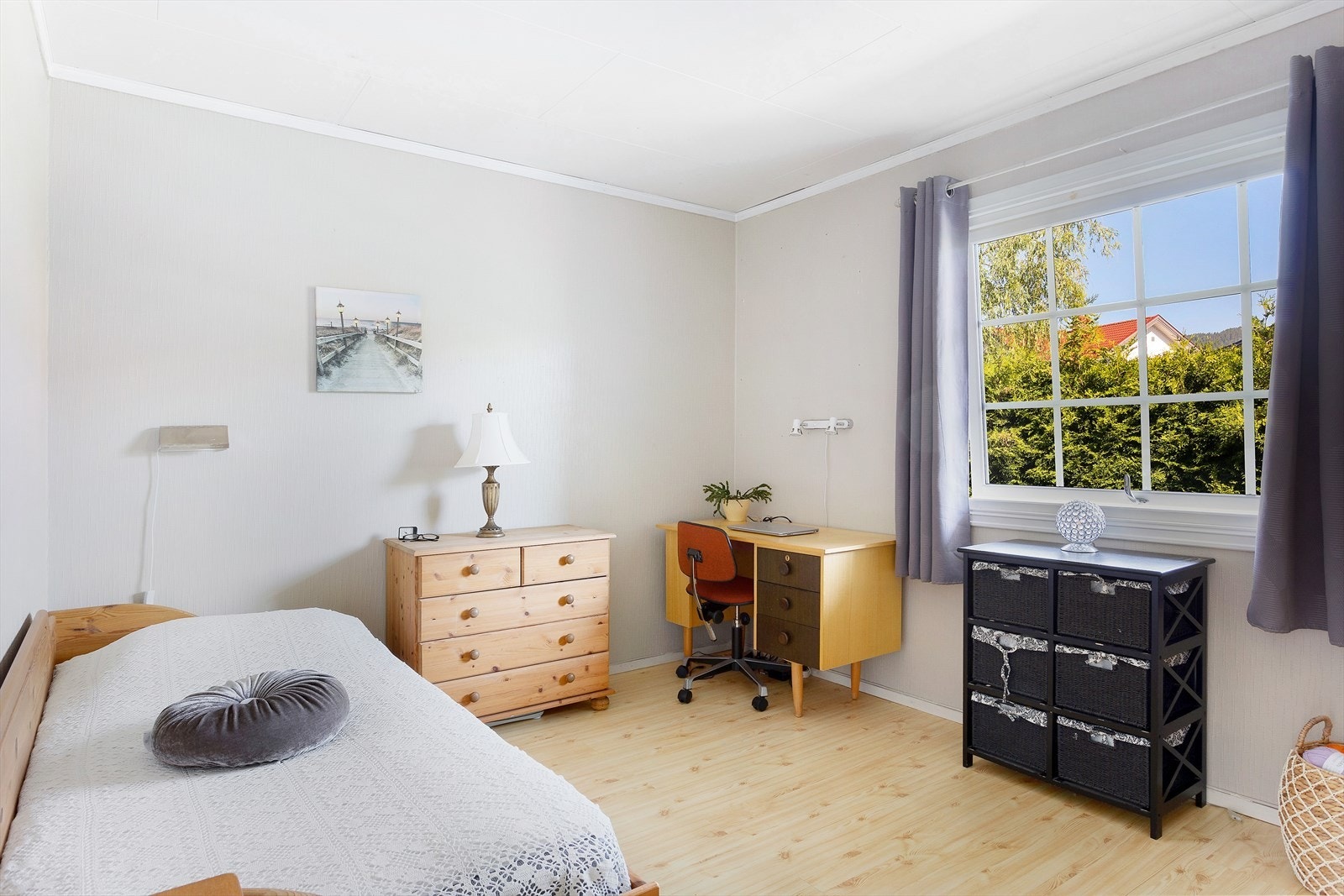 Lyst og trivelig soverom nr. 2. Galleribilde