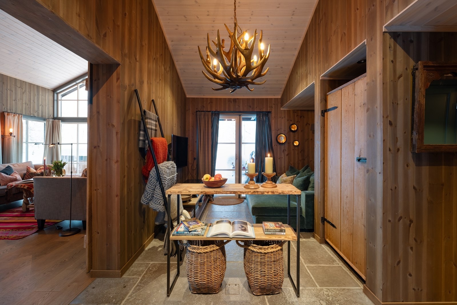 Stengulvet i gangen (Casle Stone) Galleribilde