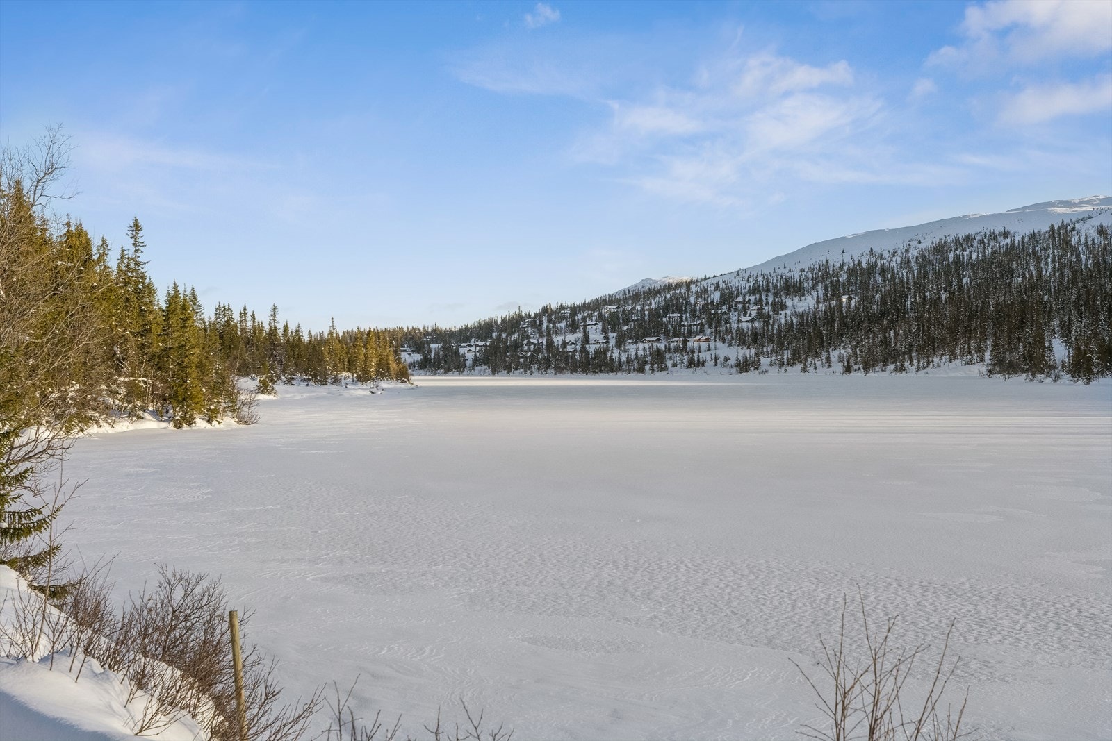 Velkommen til ørretfiske på Sloko, et nydelig, lett tilgjengelig fjellområde. 8 ulike fiskevann - muligheter for isfiske. Galleribilde