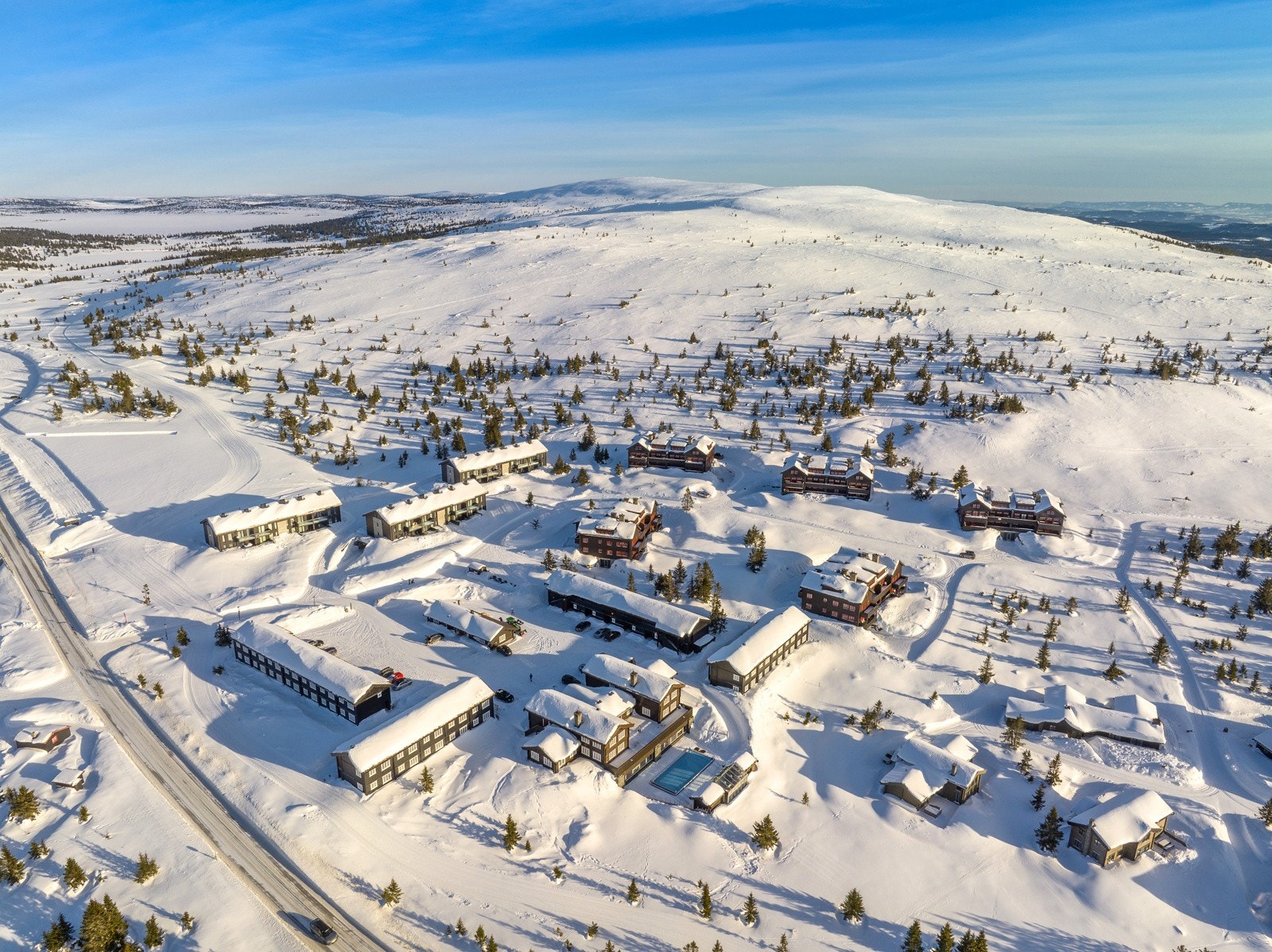 Fra leiligheten kan man spenne på seg skiene og gå rett ut i milevis med velpreparerte langrennsløyper. Galleribilde