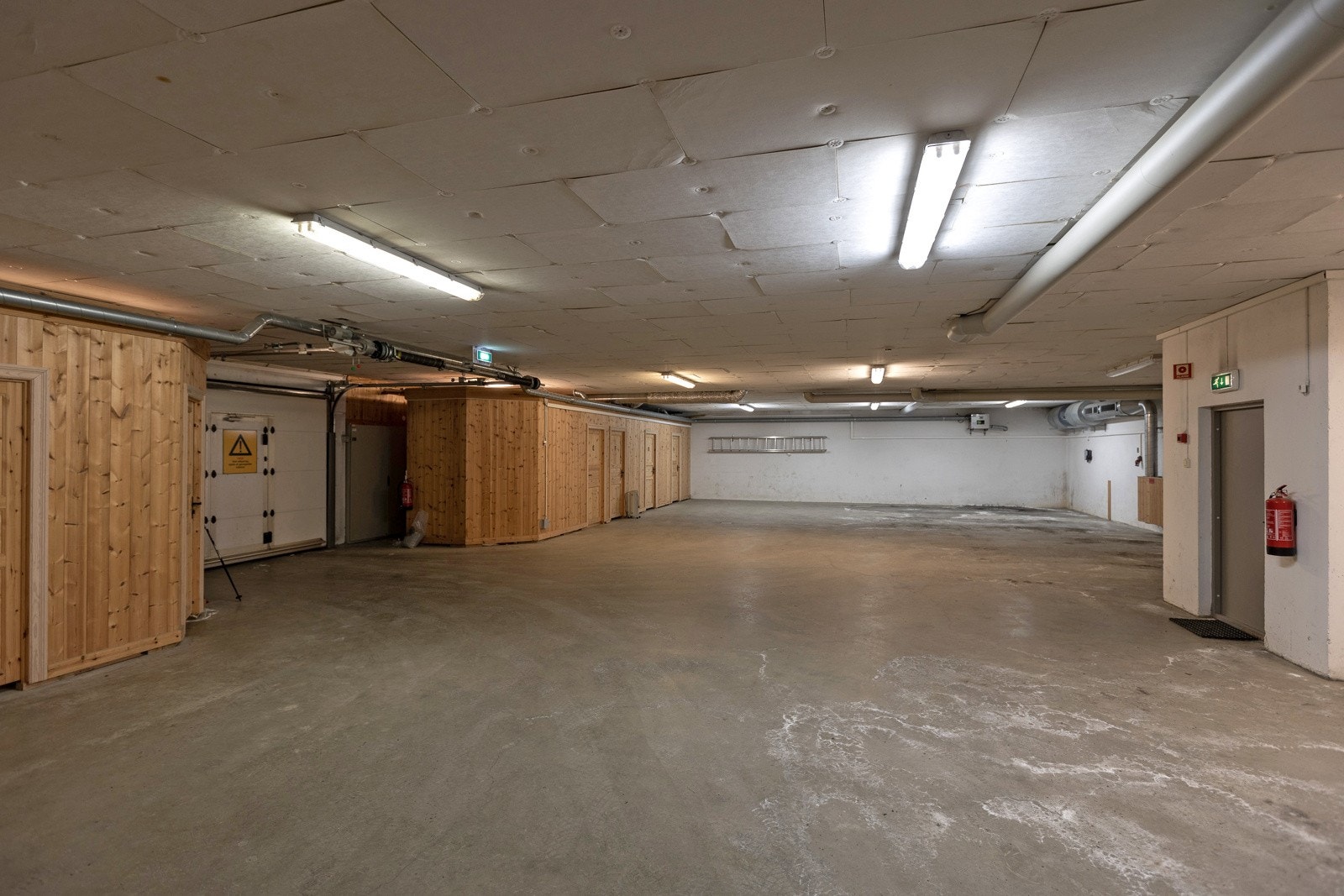 Romslig garasje hvor denne leiligheten disponerer 1 biloppstillingsplass. Galleribilde