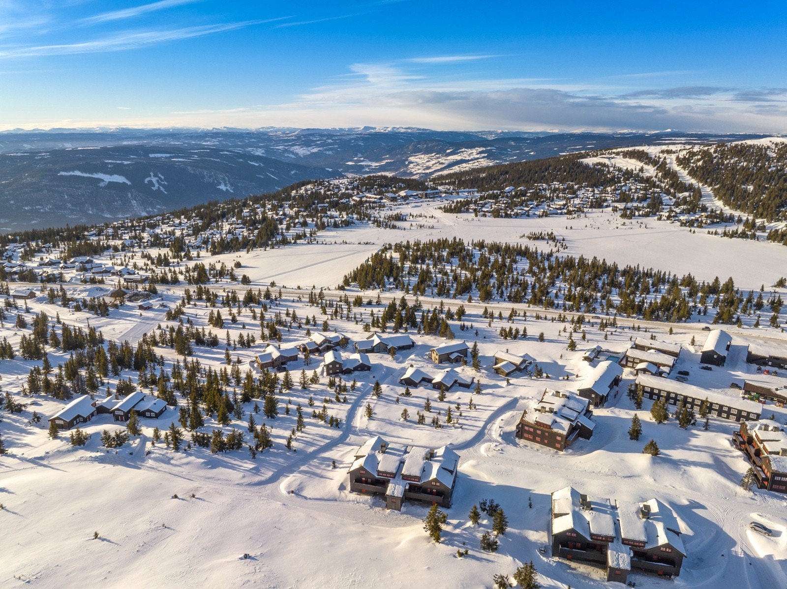 Området ligger rett ved foten av tregrensen på ca 960 moh og er et flott utgangspunkt for turer både sommer og vinter. Galleribilde