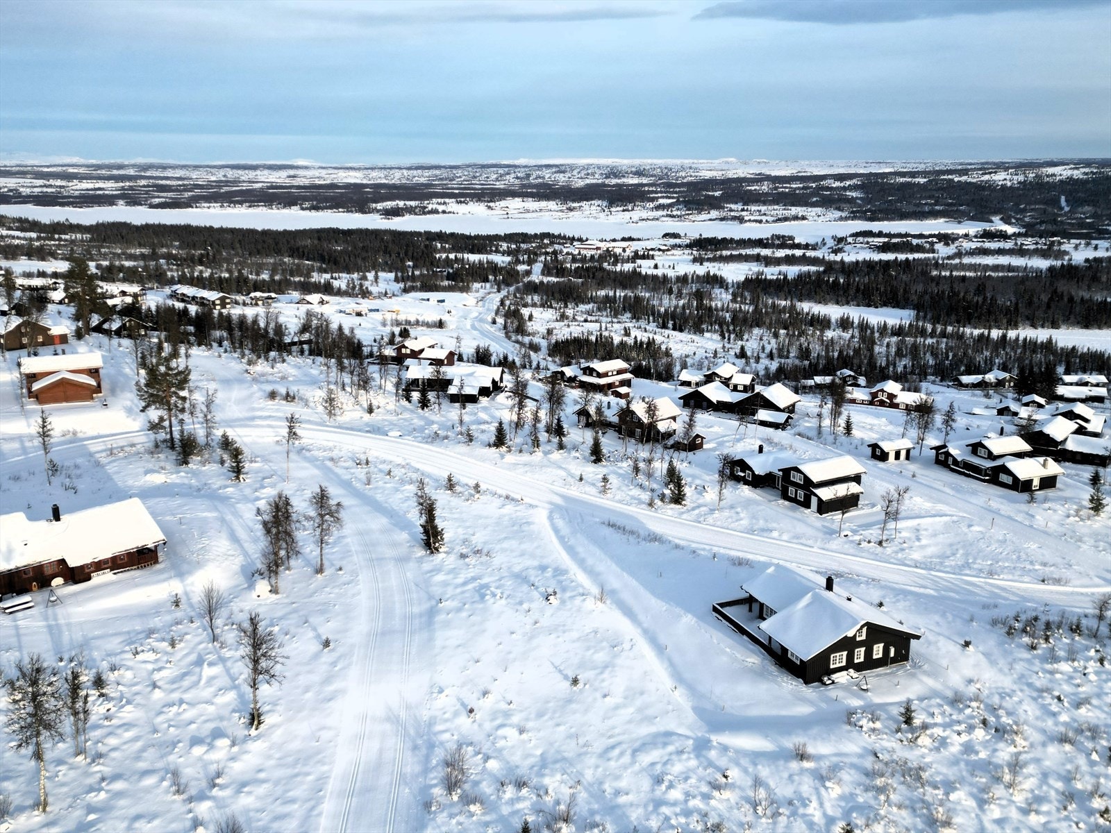 En eiendom omkranset av flott natur, fin utsikt og aktiviteter året rundt. Galleribilde