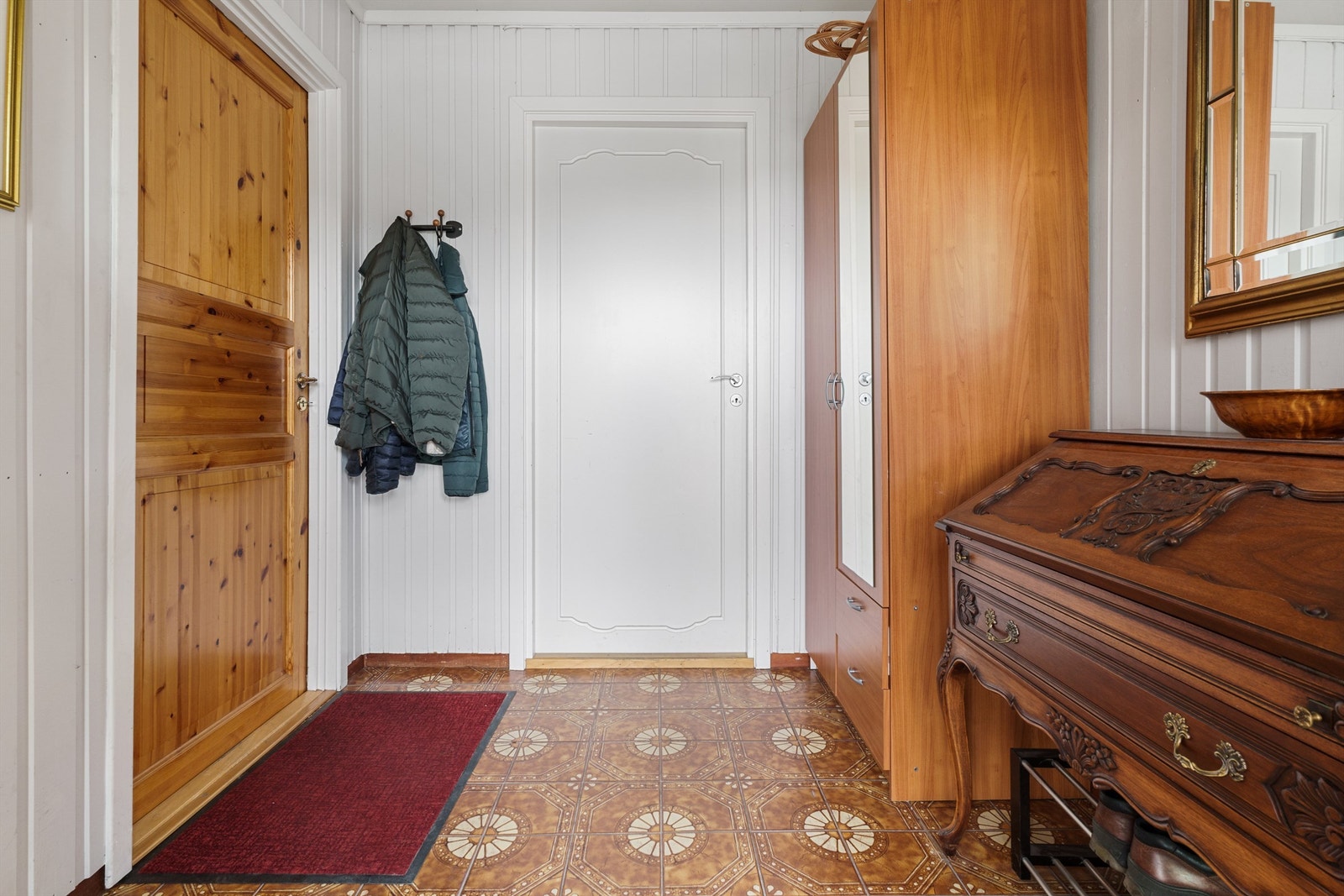 Entré - felles for hoveddelen og leiligheten Galleribilde