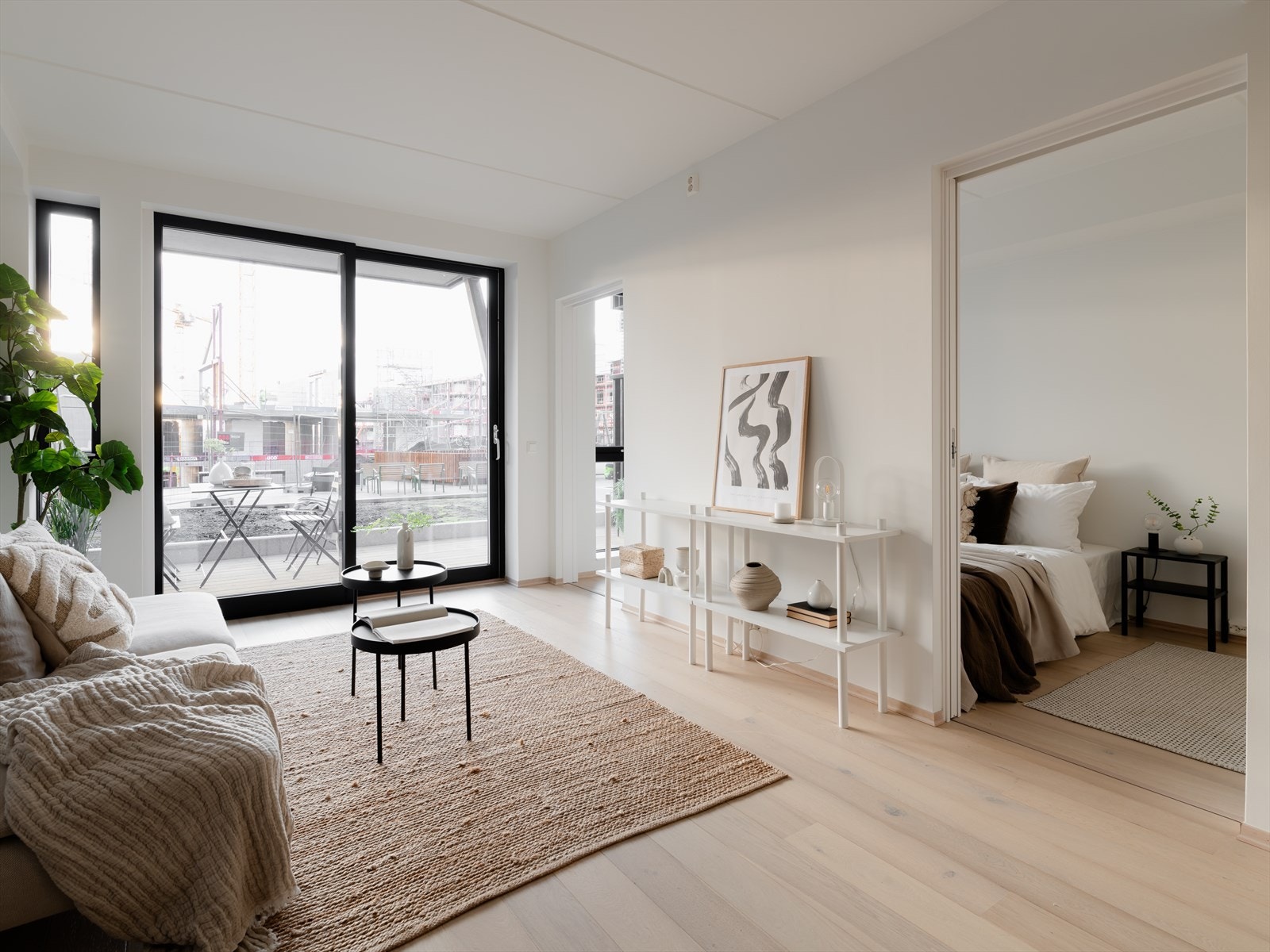 Ny og moderne leilighet med god planløsning gjør det enkelt å innrede leiligheten etter eget ønske. Galleribilde