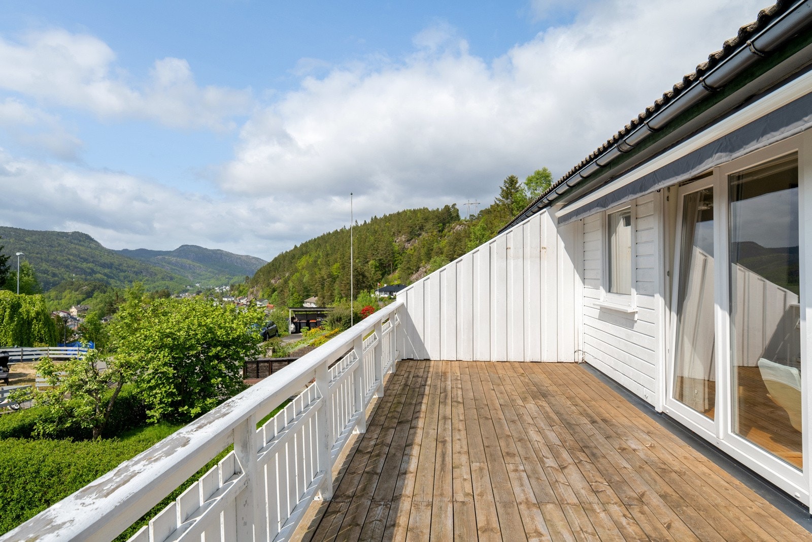 Veranda med gode solforhold Galleribilde