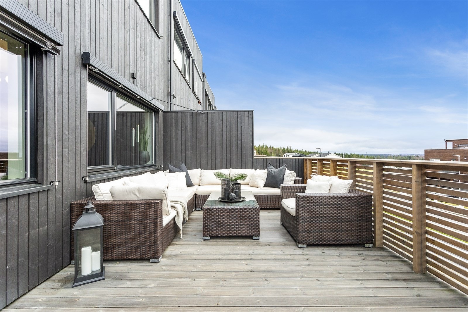 I 1. etasje finner man også en nydelig terrasse på ca xx kvm! Galleribilde
