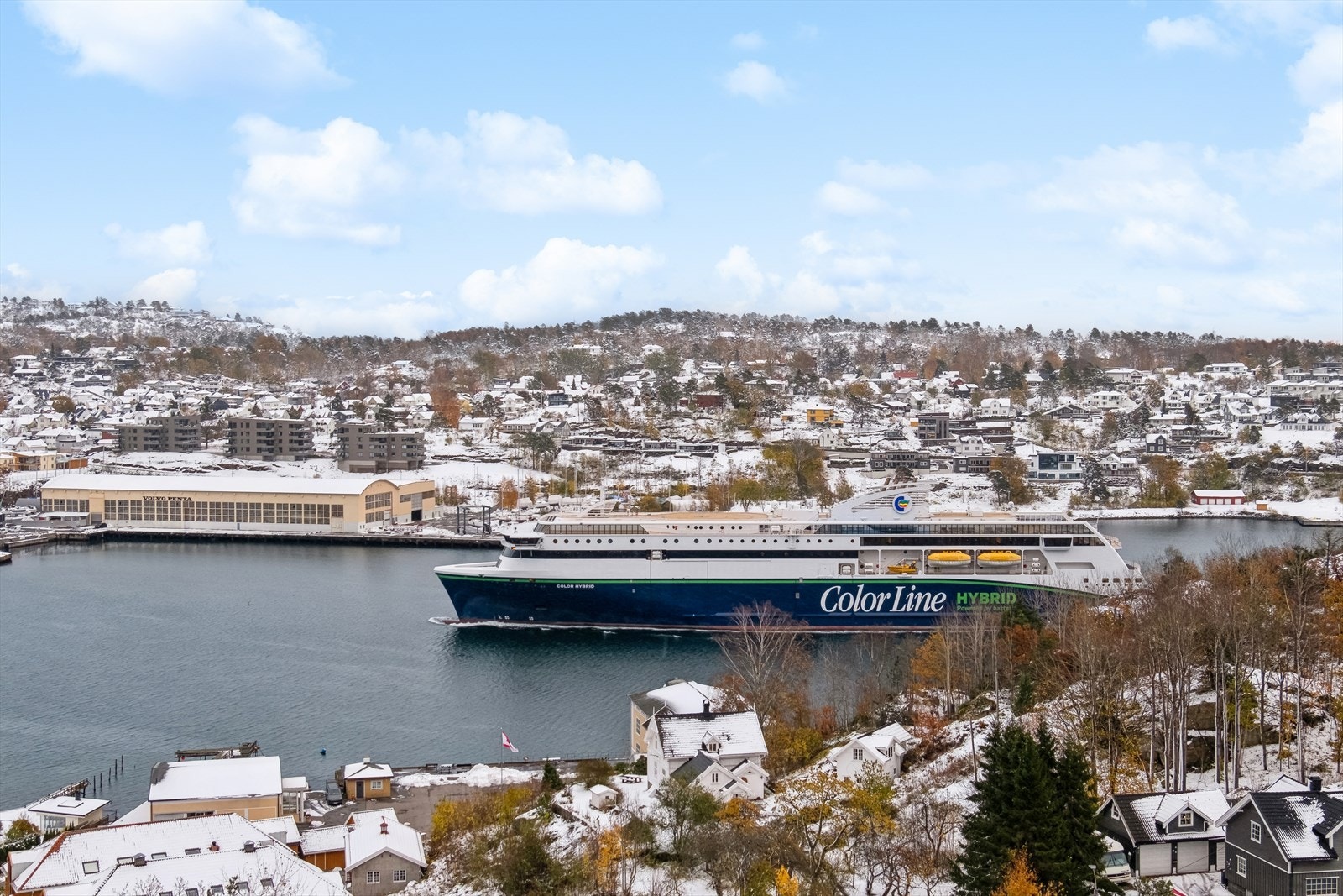 Med fjorden som nærmeste nabo ligger alt til rette for høy trivsel! Galleribilde