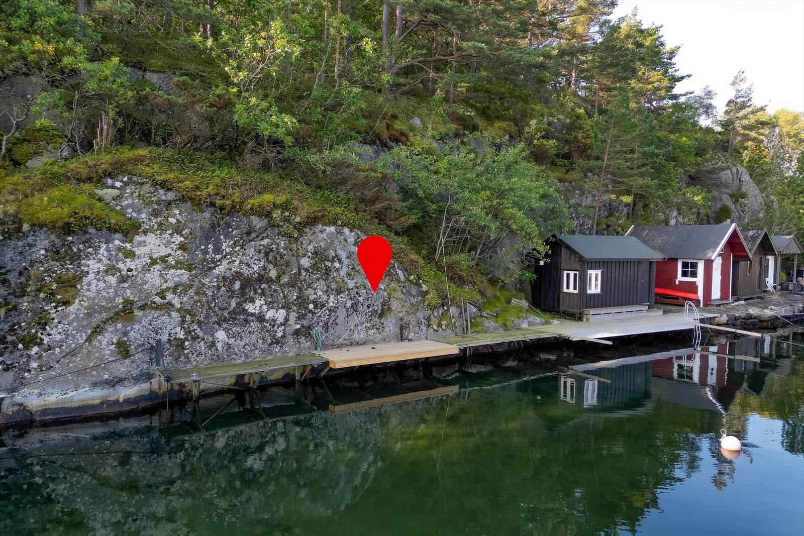 Båtplassen ligger ved den nye brygga Galleribilde