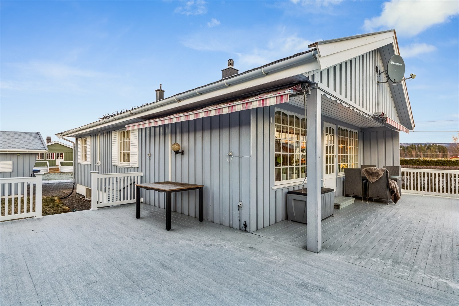 Stor terrasse på 48 kvm bygget i 2013. Galleribilde