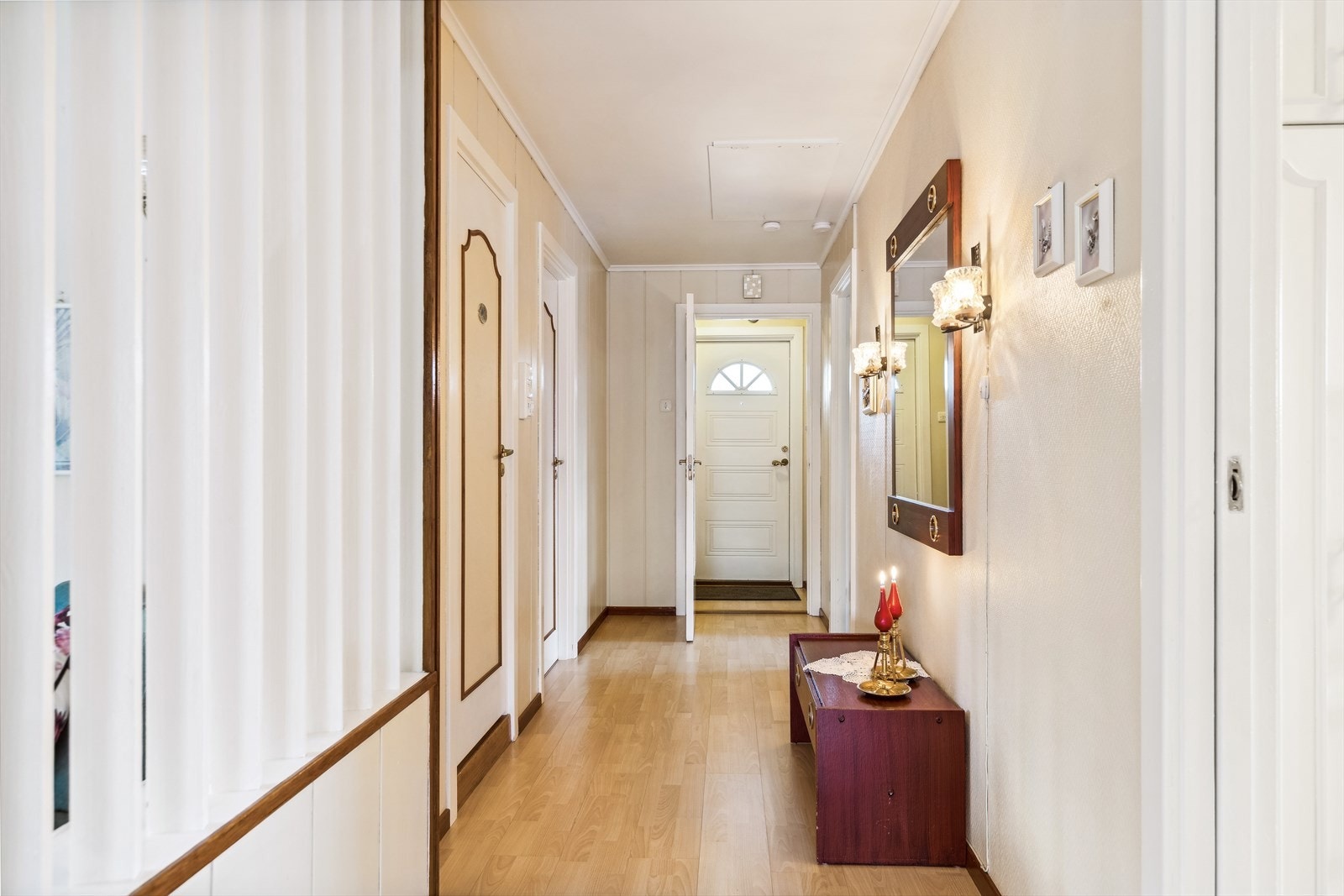 Man har alle nødvendige boligrom på hovedplan. Galleribilde