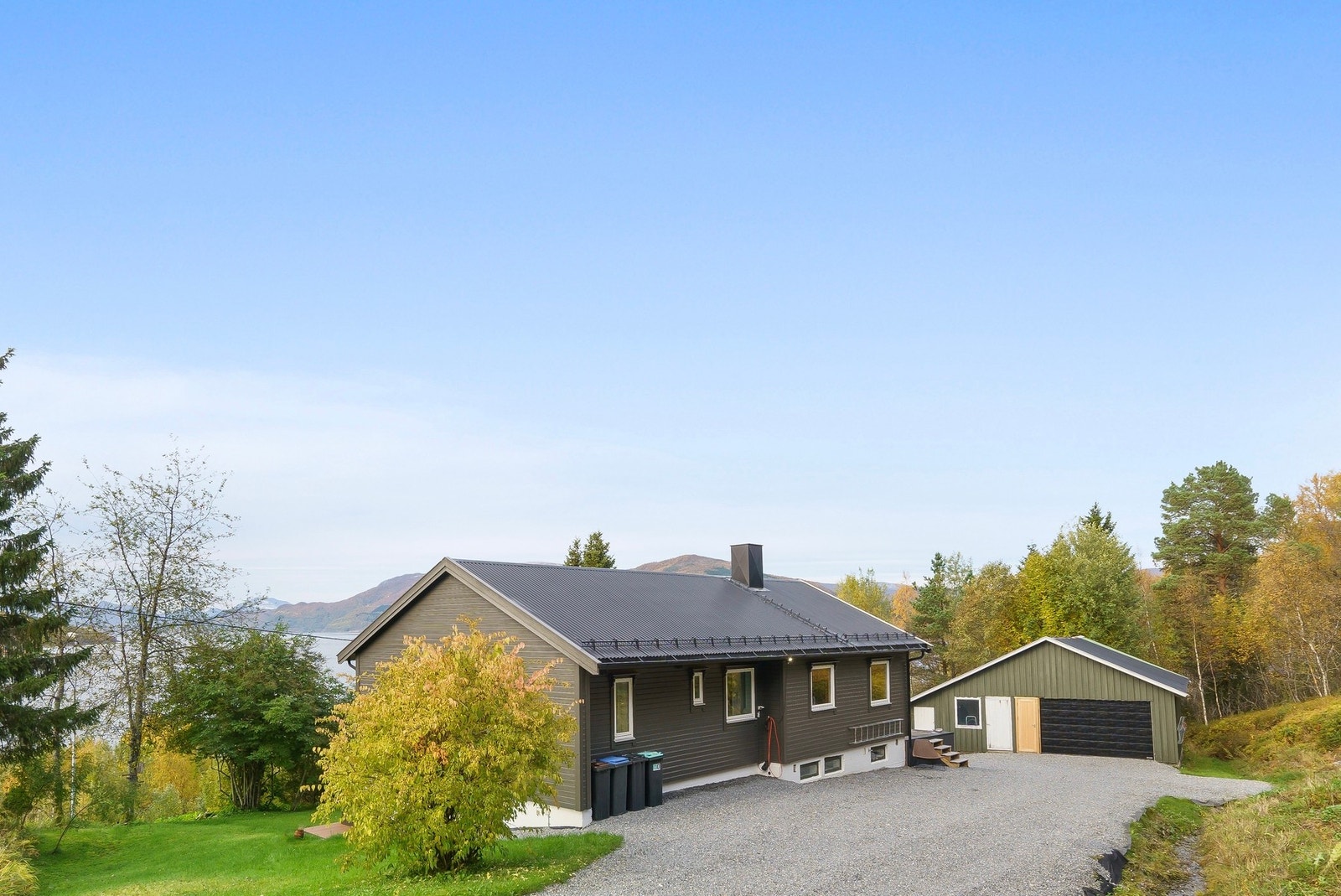 Velkommen til Søster Brits vei 9 - Presentert av Eiendomsmegler1 Nord-Norge Galleribilde