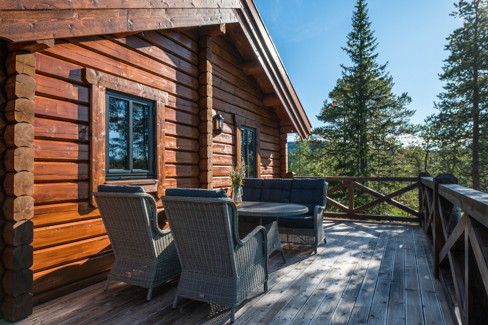 Eksempel på hytte som kan leveres. Visningshytte står like ved Fossan hyttefelt. Ta kontakt med megler for visning. Galleribilde