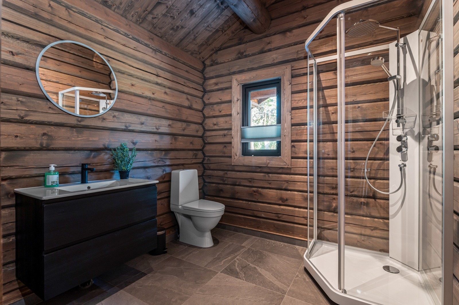 Eksempel på hytte som kan leveres. Visningshytte står like ved Fossan hyttefelt. Ta kontakt med megler for visning. Galleribilde