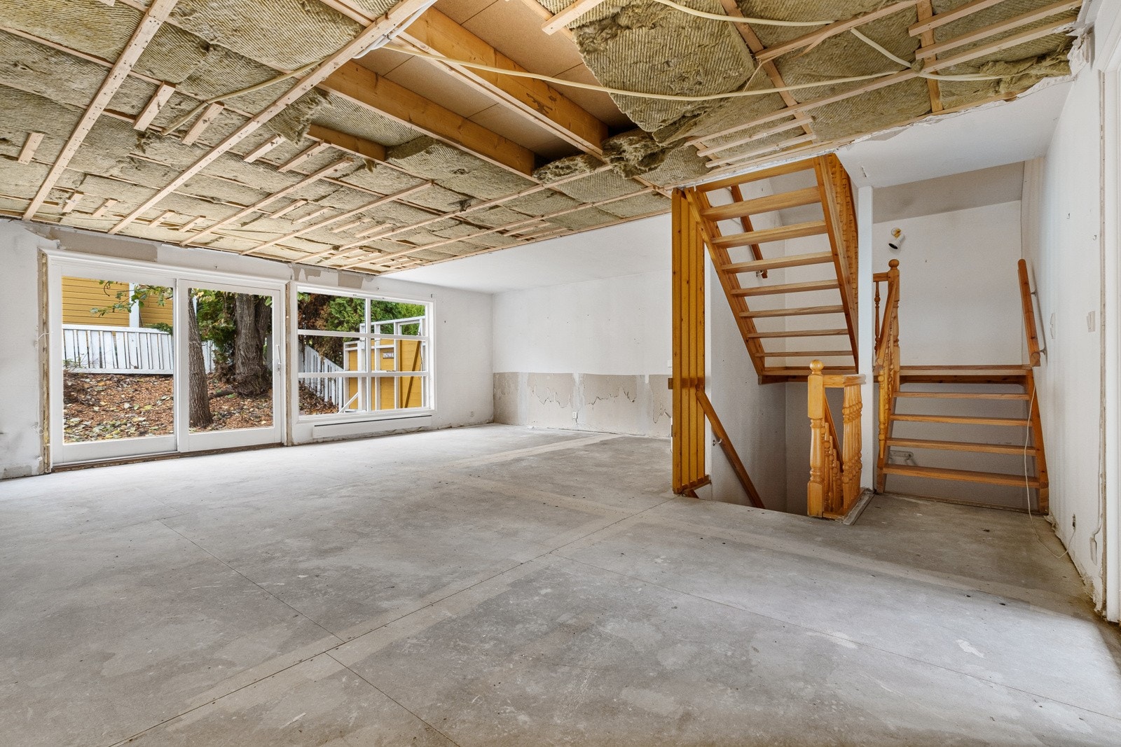 Stue, kjøkken og vaskerom på mellomplanet. Galleribilde