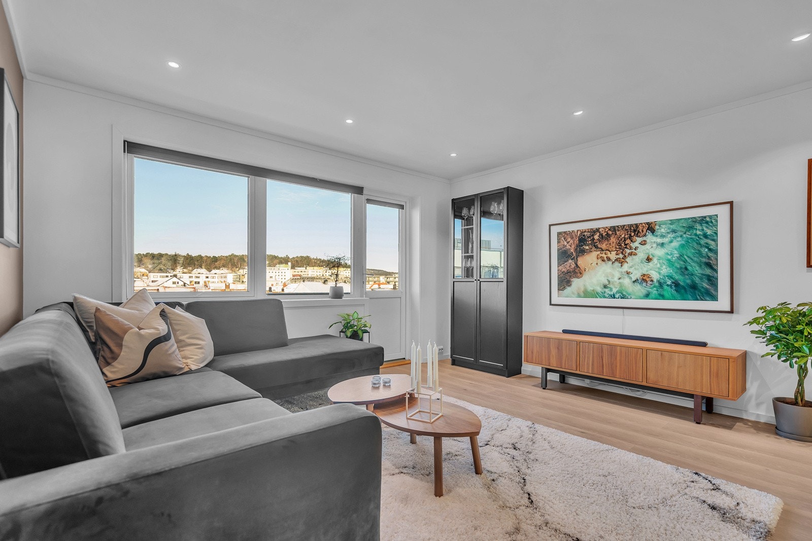 Fra stuen er det utgang til vestvendt balkong Galleribilde