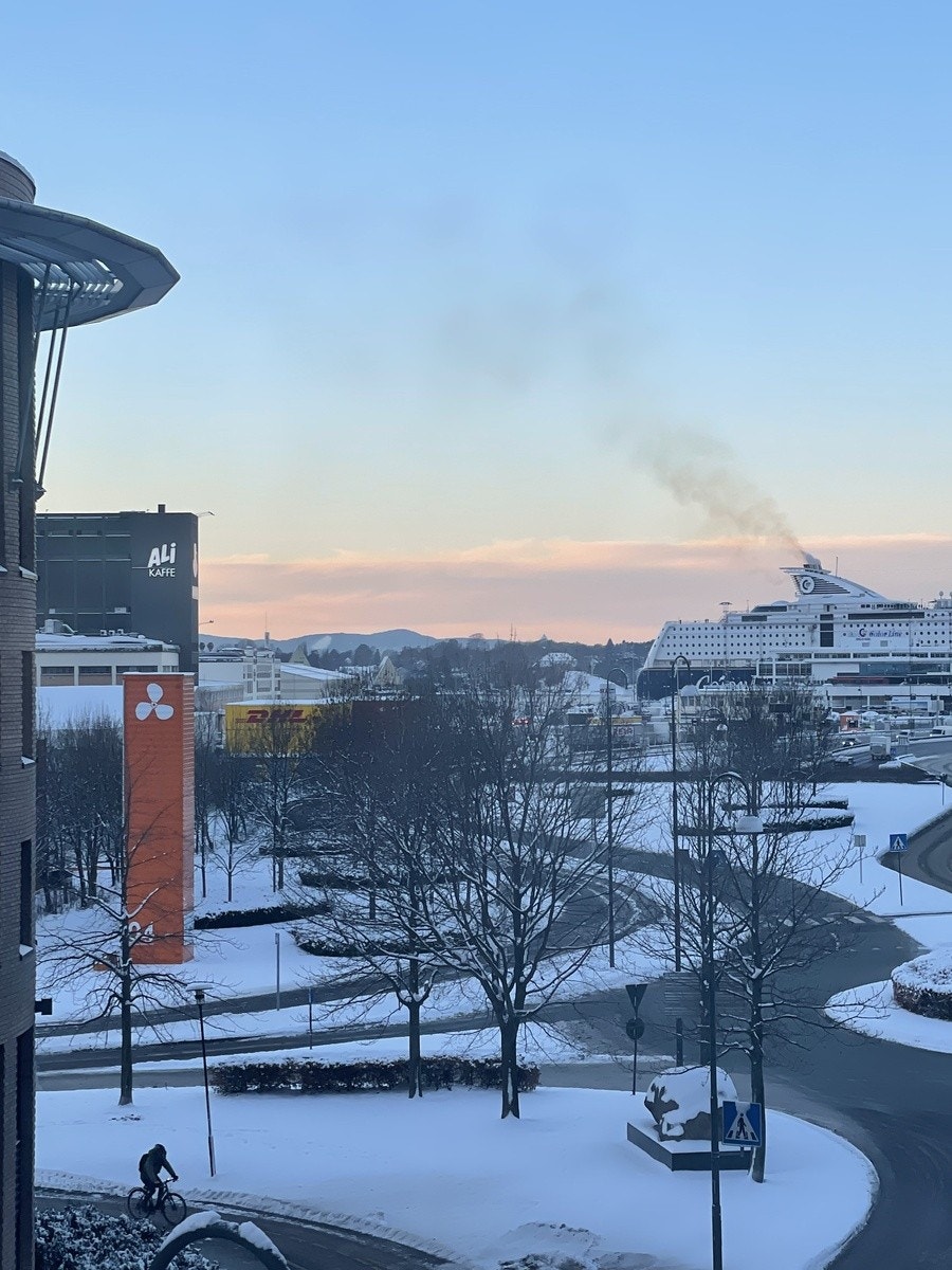 Utsikt fra stue vinter Galleribilde