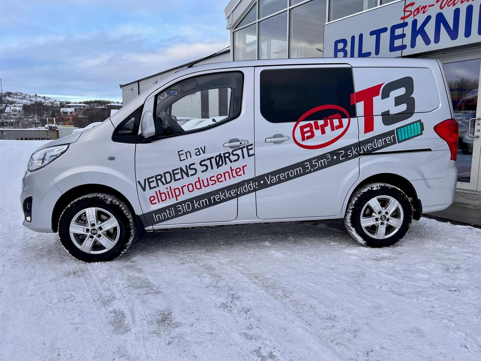 BYD T3 3,5 m3 50 kWh 136hk Kamera/Keyless/Skinn ++ 2